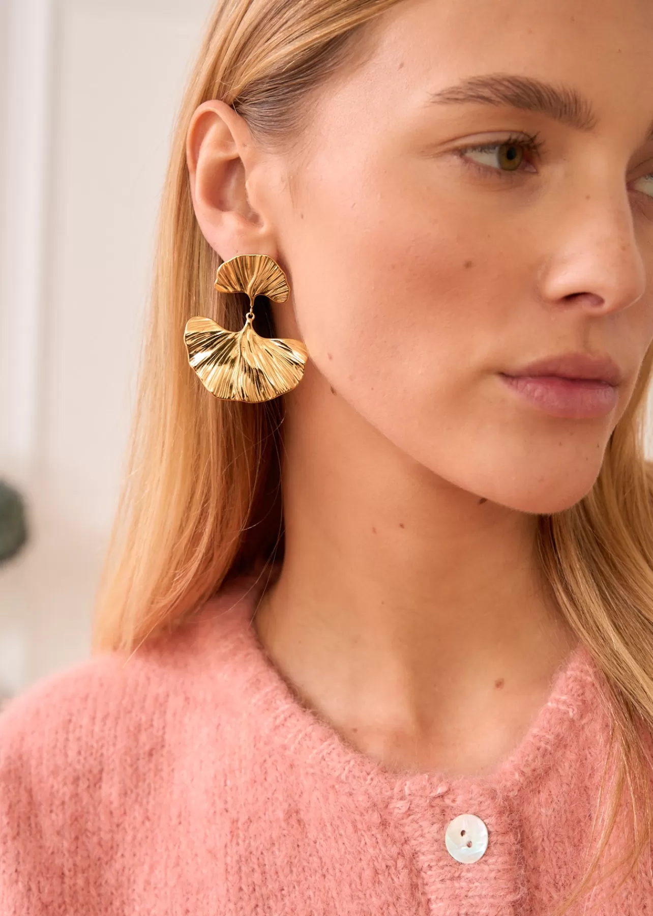 boucles_doreilles_elya_3.webp Motus Boutique Boucles d'Oreilles Elya< Boucles D'oreilles