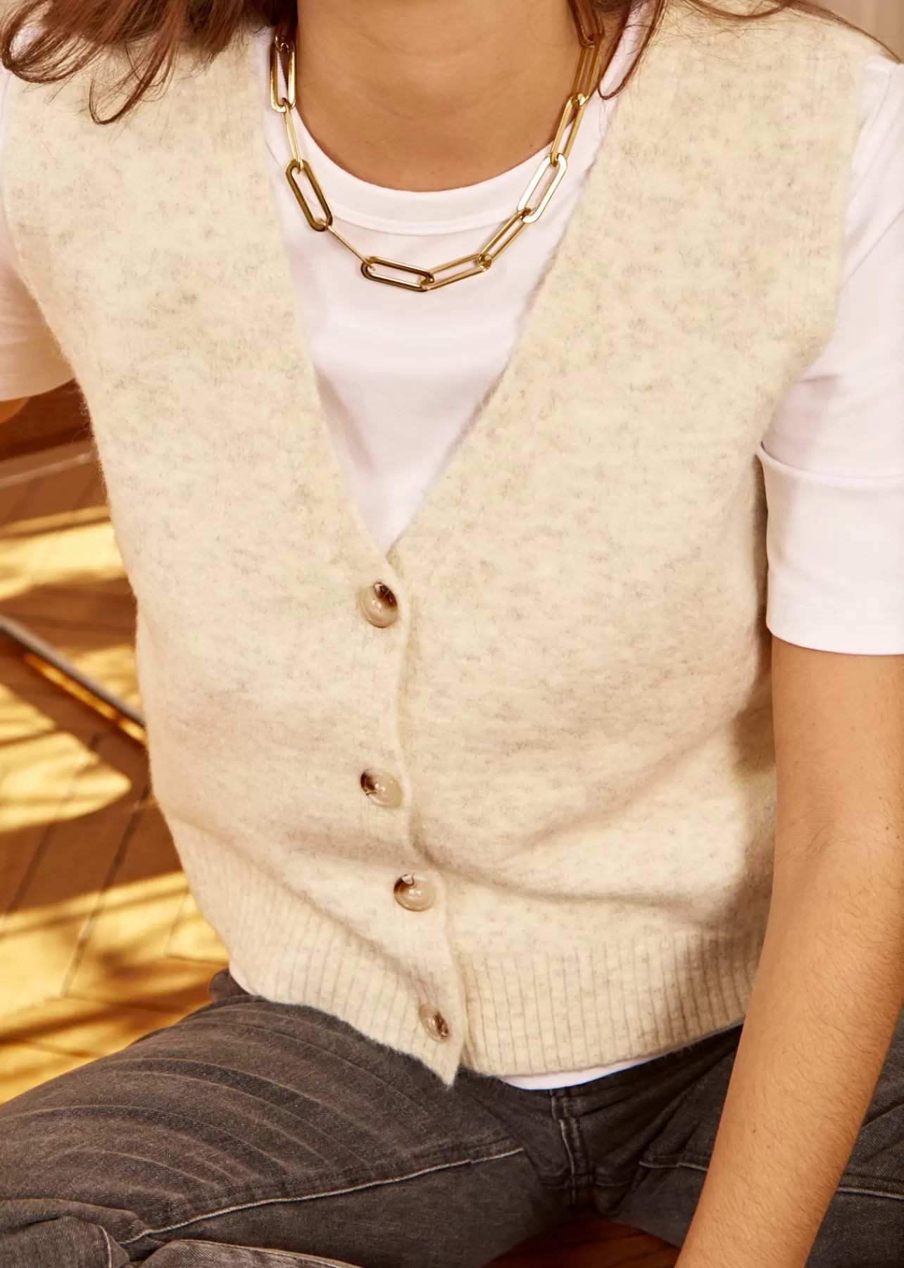 collier_figaro_3.webp Motus Boutique Collier Figaro< Colliers