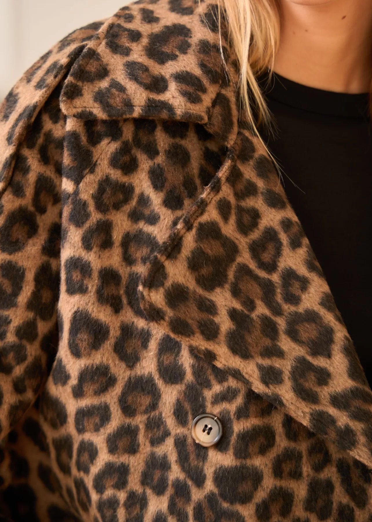 veste_carla_2-1.webp Motus Boutique Veste Carla< Vestes & Manteaux